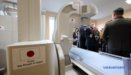 Япония передала военному госпиталю в Харькове оборудование на восемь миллионов
