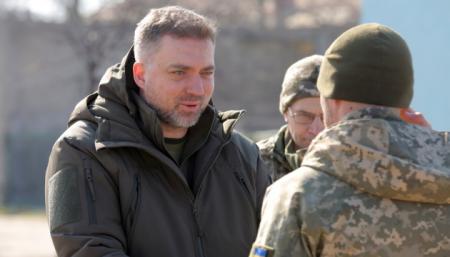 Глава Минобороны наградил отличиями украинских морских спецназовцев