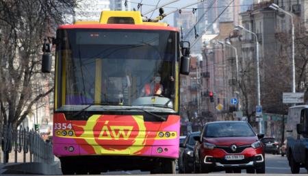В Киеве увеличат количество общественного транспорта в поминальные дни