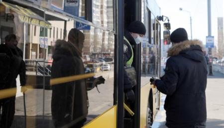 Киеву рано снимать ограничения на работу транспорта - Кличко