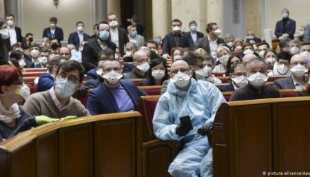 Разумков рассказал, почему депутатов не штрафуют за отсутствие маски