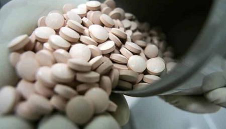 Парламент планирует ввести штрафы за продажу лекарств детям