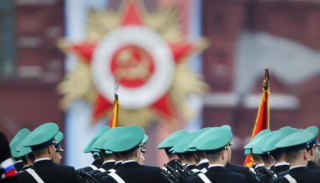 Путин приказал готовить парад Победы на 24 июня