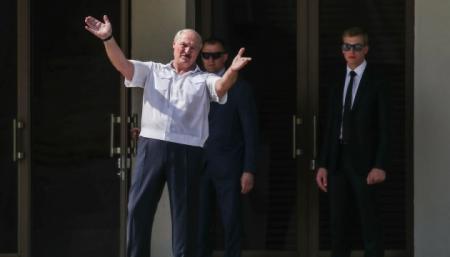 У Парижі розкритикували рішення Мінська про від'їзд посла, який не надав вірчі грамоти Лукашенку
