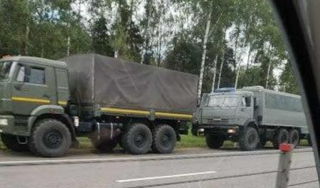 В Смоленской области колонна военной техники двигается в сторону Беларуси – СМИ