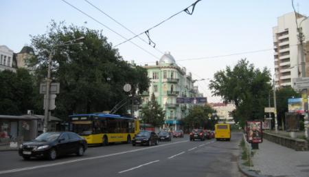 На Львовской площади появился сквер Анны Киевской