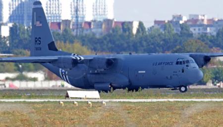 Военный самолет США после завершения ремонта отбыл из аэропорта «Одесса»