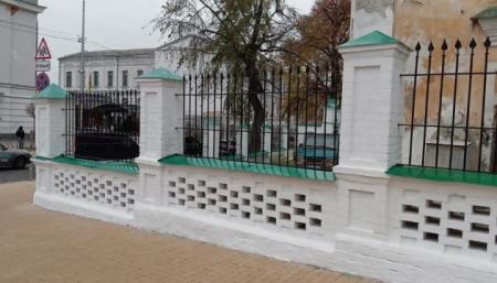 В Киеве реставрируют Покровскую церковь и колокольню