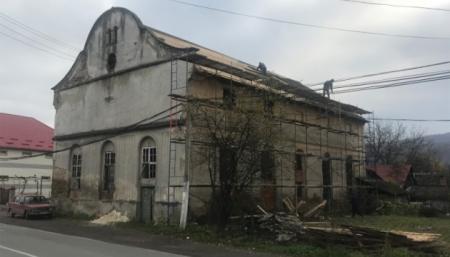 На Закарпатье реконструируют одну из старейших в Украине синагог