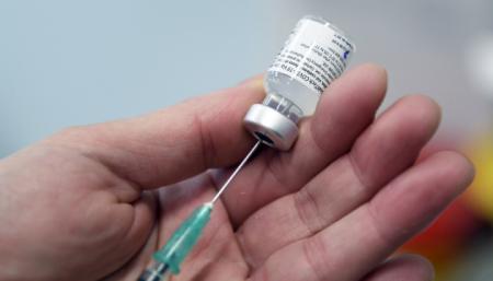 Pfizer и AstraZeneca: сколько вакцин Украина получит до конца июня