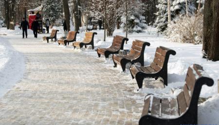 Первые дни февраля принесут в Украину еще больше снега и гололеда