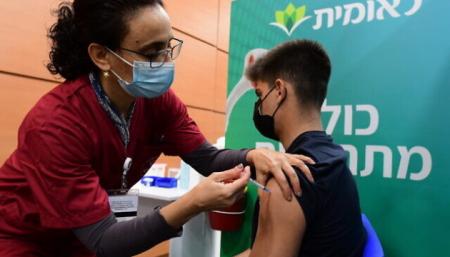 В Израиле начали вакцинацию старшеклассников