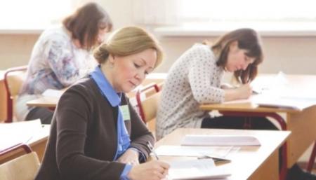 В украинских школах почти 72 тысячи учителей пенсионного возраста - Шкарлет