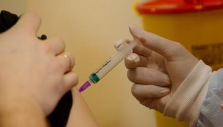 В медучреждениях Киева заработают мини-вакцинальные центры
