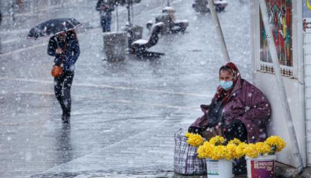В Украину идут дожди с мокрым снегом и ночными морозами