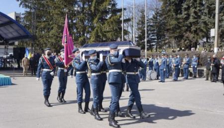 На Харьковщине попрощались с бойцом 92-й бригады, погибшим под Золотым