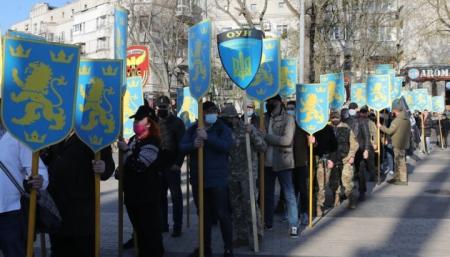 В Киеве прошло шествие вышиванок в честь дивизии «Галичина»
