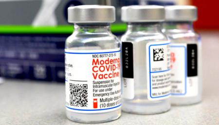 В Украину доставили 2 миллиона доз вакцины Moderna, от правительства США в рамках COVAX