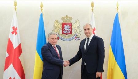 Министры обороны Украины и Грузии договорились о сотрудничестве военных ведомств