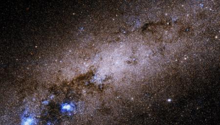 В 6,5 миллиона световых лет от Земли - Hubble показал карликовую спиральную галактику