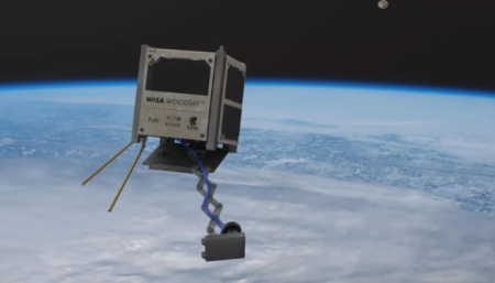 В космос в этом году отправят первый деревянный спутник