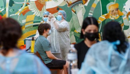 В Украине за сутки сделали более 126 тысяч прививок от коронавируса