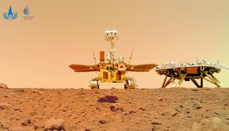 Китайский марсоход сделал новые фотографии Красной планеты