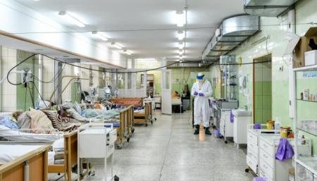 Столичні COVID-лікарні заповнені майже на 50%
