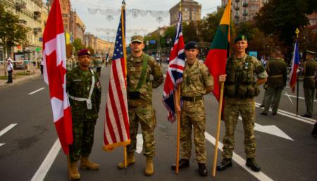 ВСУ поблагодарили иностранных военных за участие в торжествах ко Дню Независимости