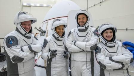 SpaceX запускає першу цивільну космічну місію Inspiration4
