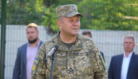 Залужний обговорив з головою Військового комітету НАТО безпекову ситуацію біля кордонів України