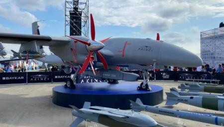 На виставці у Стамбулі представили бойовий дрон з українським двигуном