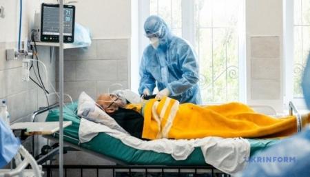 У Києві лікарняні ліжка для COVID-хворих заповнені майже на 45%