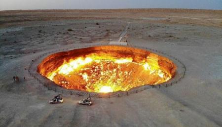 У Туркменістані загасять газовий кратер «Брама пекла», що палає понад 50 років