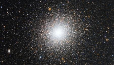 Телескоп NASA показав сферичне скупчення у сузір’ї Тукан