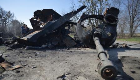 На сході ЗСУ знищили близько 100 загарбників, три танки та безпілотник ворога