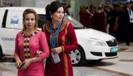 У в'язницю за манікюр та джинси: у Туркменістані запровадили жорсткі заборони для жінок