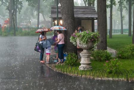 Жара в Украине ослабится, везде будут дожди: прогноз погоды на выходные