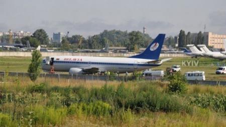 В аэропорту “Киев” неудачно приземлился белорусский лайнер 