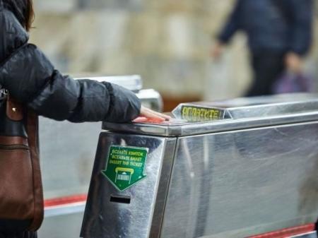 В Харькове приостановили новый тариф на метро, троллейбус и трамвай