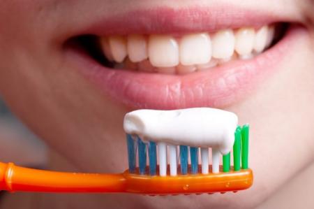 Врачи предупреждают о вероятном вреде зубной пасты