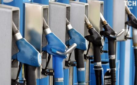 АЗС України скорегували ціни на всі види пального: за скільки тепер ними можна заправитися