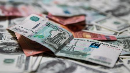 Курс рубля пробив позначку 150 до $1. Вже втратив близько 90% 