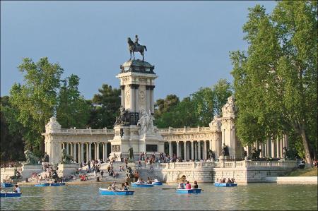 800px-Le_parc_du_Retiro_Madrid_4684143195