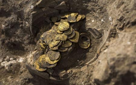В Ізраїлі вчені знайшли скарб, захований в кам'яній стіні майже 1400 років тому 