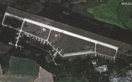 У Мережі опублікували супутникові знімки наслідків вибухів на білоруському аеродромі 