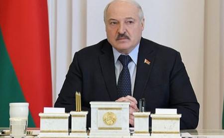 ЗМІ: Білорусь спалює золотовалютні резерви, а грошей залишається дедалі менше