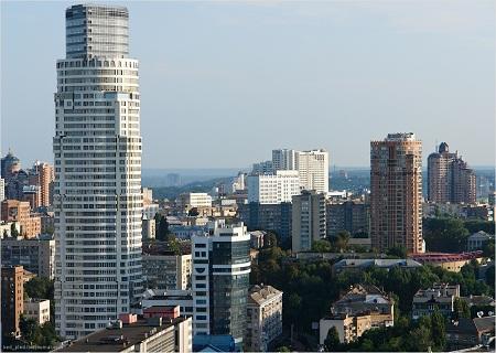 Пафос, гигантизм и безобразие: самые значимые жилые дома последних лет в центре Киева