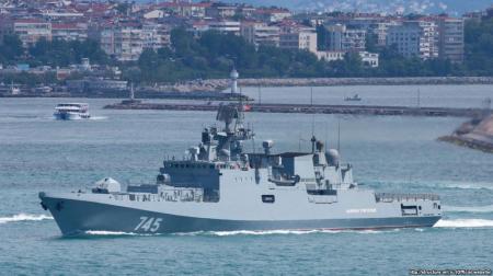 Российские корабли провели боевые учения в Черном море