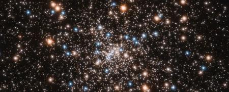 Астрономы нашли гигантское скопление маленьких черных дыр 